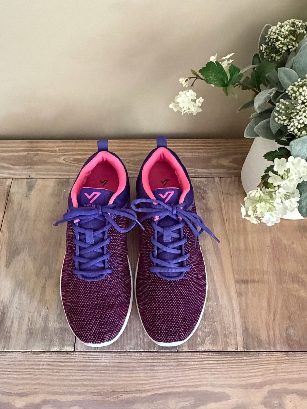 Vionic 335 Adley Orthotic Walking / Comfort Sneakers ☀️